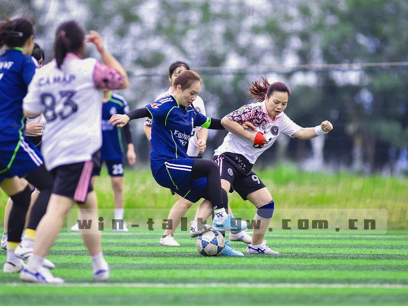 五大联赛及杯赛的名称以深蓝绿、酒红与靛紫色色块呈现，覆盖联赛导航示意图